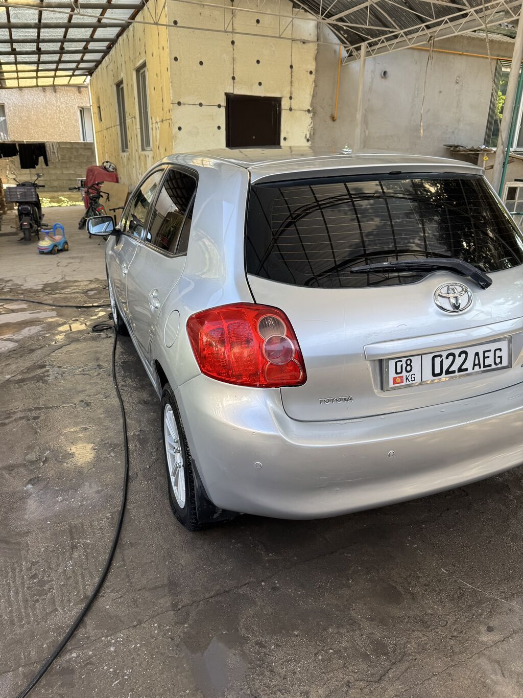 Toyota Auris: 2007 г., 1.6 л, Робот, Бензин, Хэтчбэк: фото 2