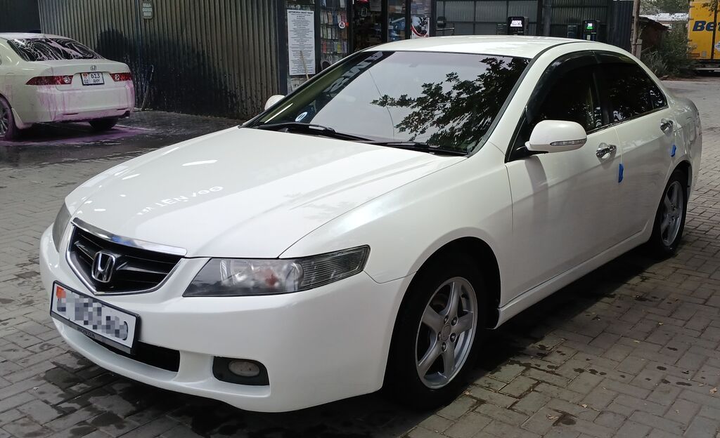 Honda Accord: 2004 г., 2 л, Автомат, Бензин, Седан: фото 3