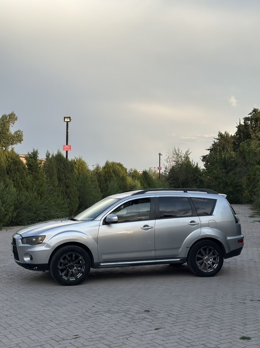 Mitsubishi Outlander: 2011 г., Автомат, Бензин, Кроссовер: фото 2