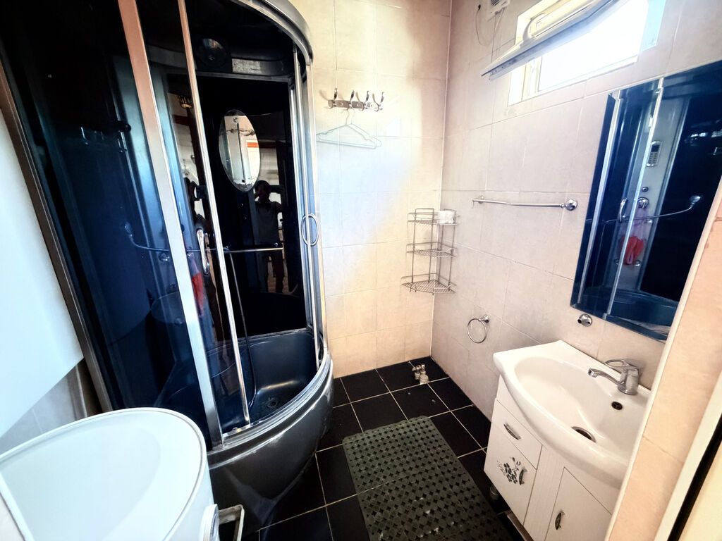 250 м², 6 комнат и более, ул. Матросова: фото 8