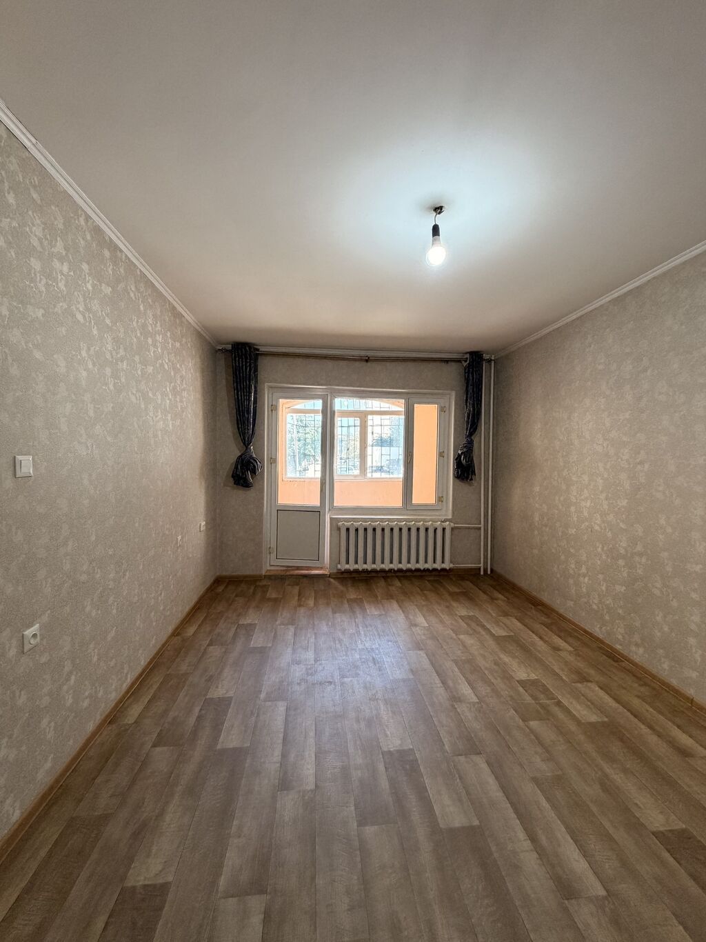 1 комната, 35 м², 104 серия, 1 этаж, Старый ремонт