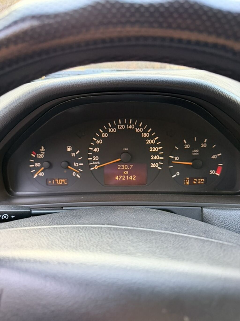 Mercedes-Benz E-Class: 2001 г., 2.2 л, Автомат, Бензин, Седан: фото 1