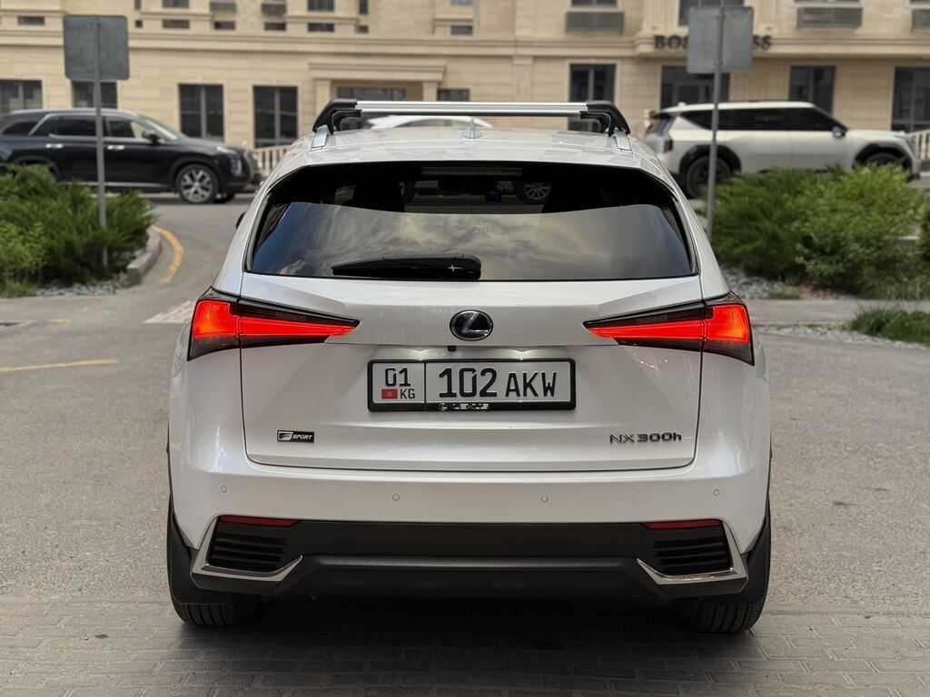 Lexus NX: 2020 г., 2.5 л, Вариатор, Гибрид, Кроссовер: фото 4