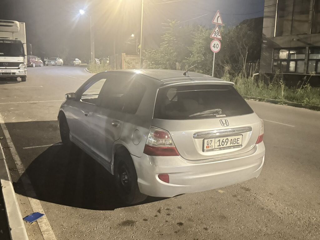 Honda Civic: 2004 г., 1.7 л, Вариатор, Бензин, Хэтчбэк: фото 4