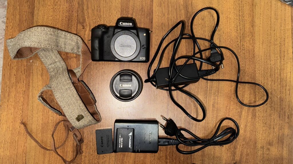 Камера Canon EOS M50 с комплектным зум‑объективом EF‑M 15–45mm: фото 1