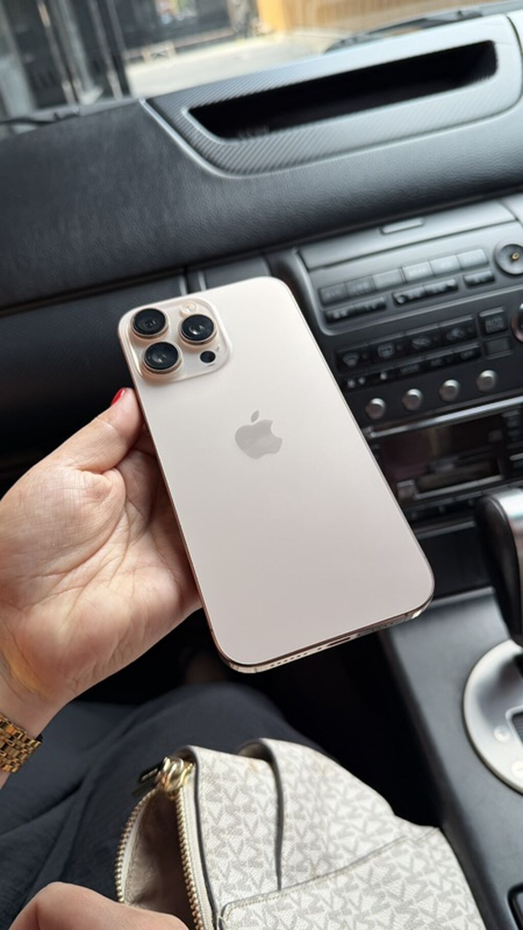 IPhone 16 Pro Max, 256 ГБ, цвет — Desert Titanium Состояние очень: фото 2