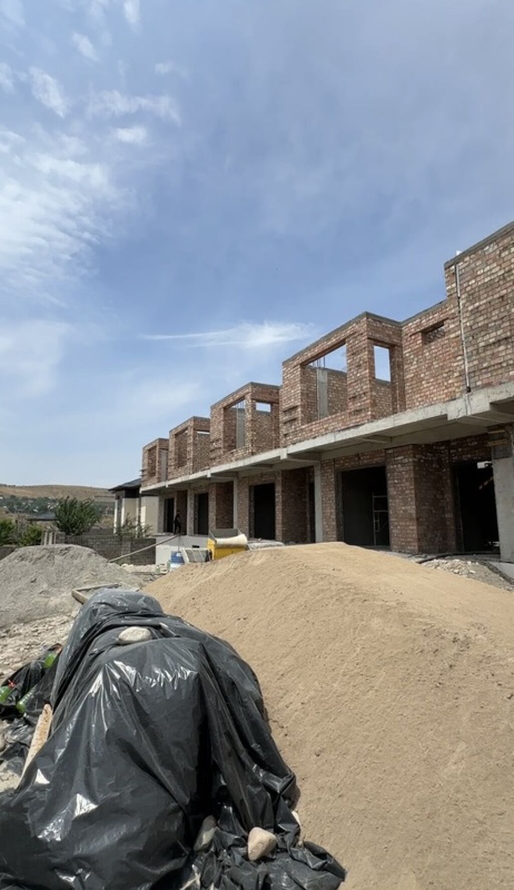Продается Таунхаус 211 м2 под ПСО Район : между в село Кок-Джар и