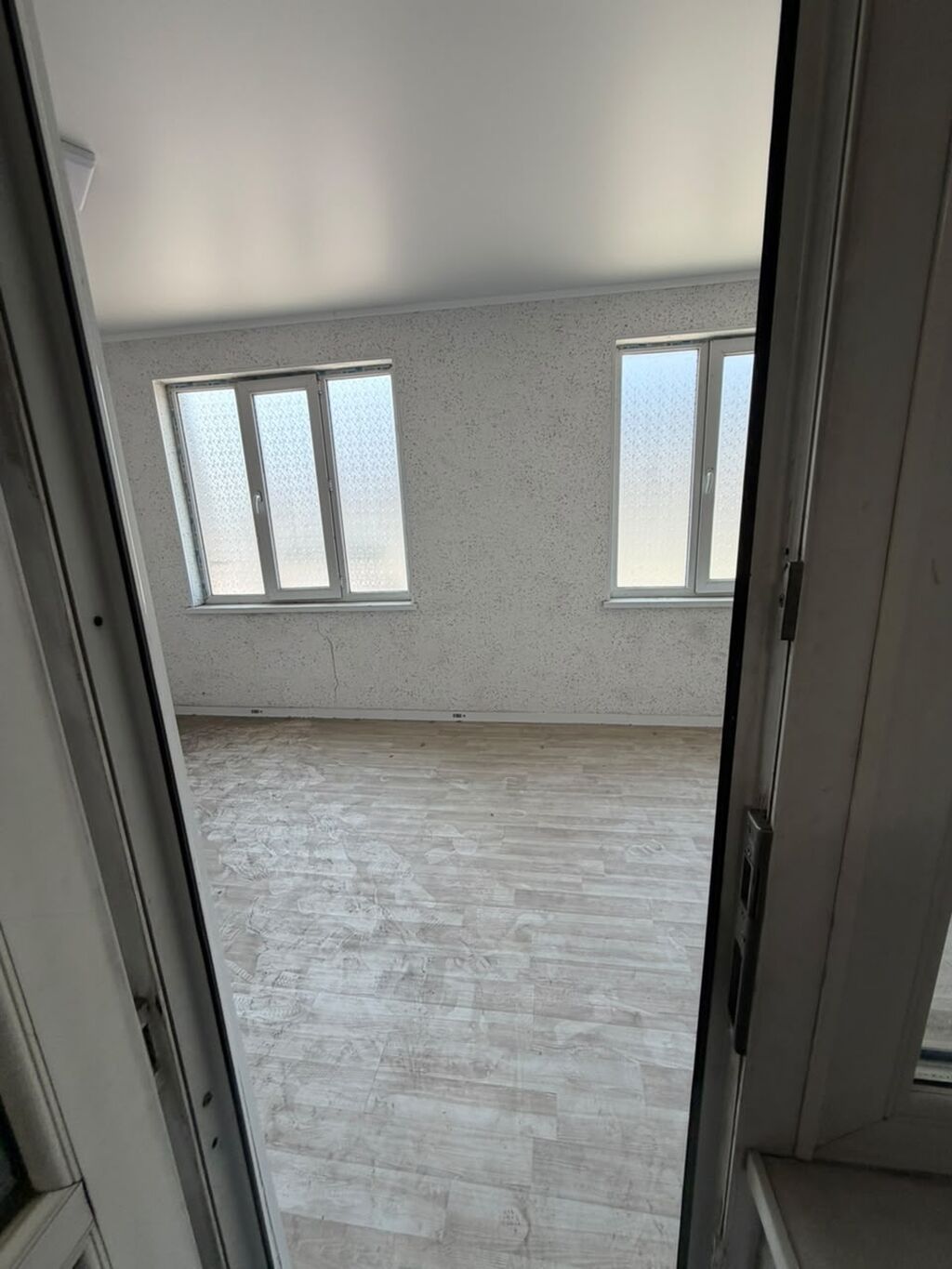 3 комнаты, 58 м², Шлагбаум Индивидуалка, 1 этаж, Косметический ремонт: фото 3