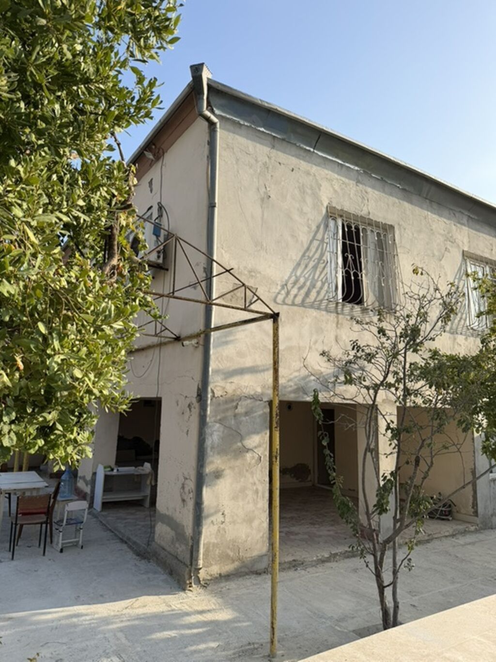 Novxanıda elit məhlədə hovuzlu ev kirayə verirəm. İki mətbəx, 3 otaq