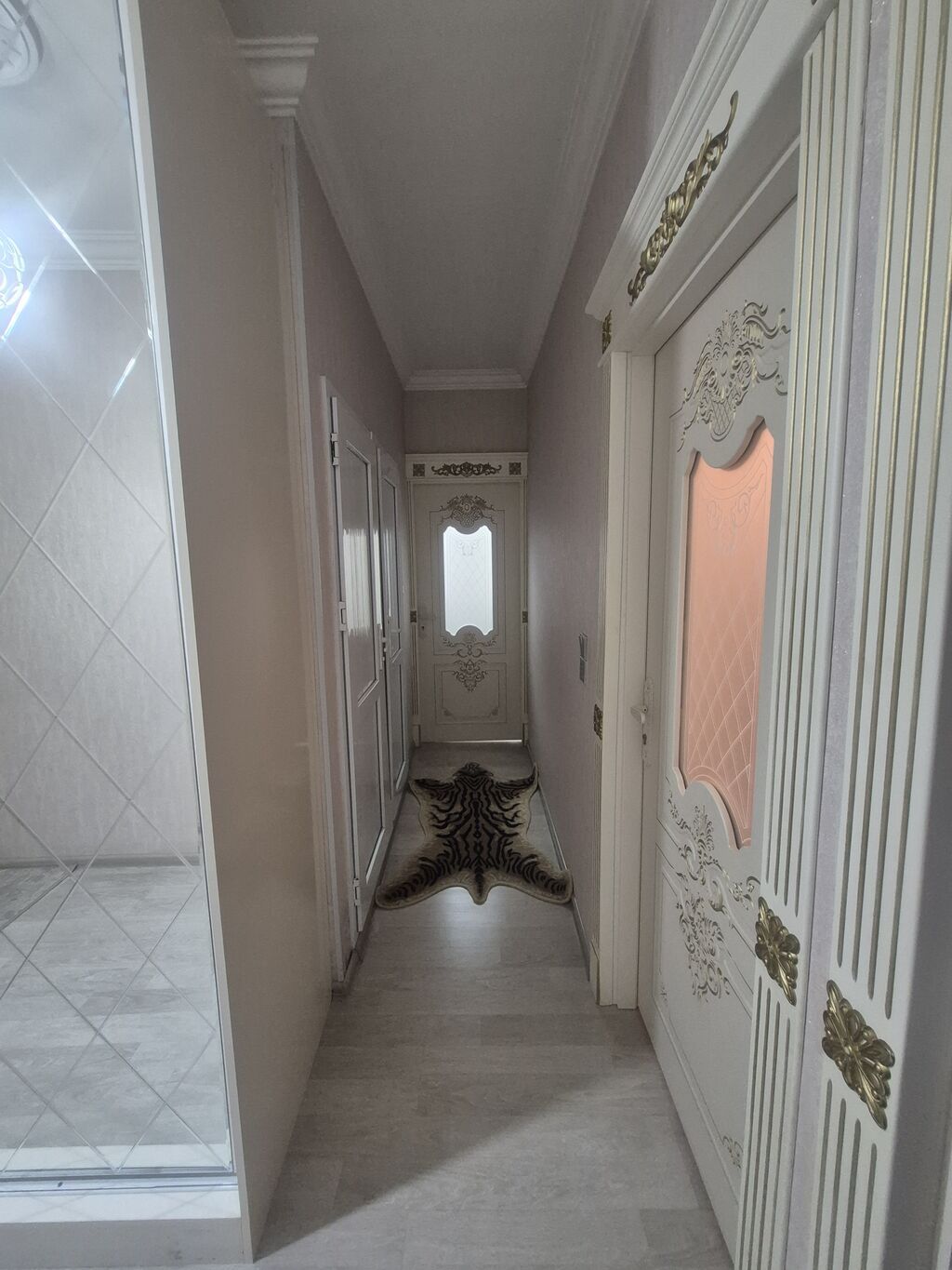 Bakı, 7-ci mikrorayon, 3 otaqlı, Köhnə tikili, m. Dərnəgül, 82 kv. m