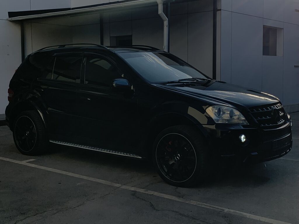 Mercedes-Benz ML-Class AMG: 2009 г., 6.3 л, Автомат, Бензин, Кроссовер: фото 1