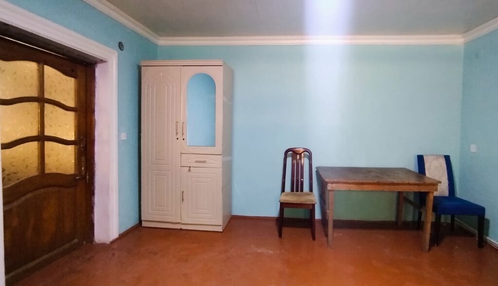 Geniş bir otaqlı kirayə mənzil təqdim olunur. - Plan: 1 otaq, ayrıca