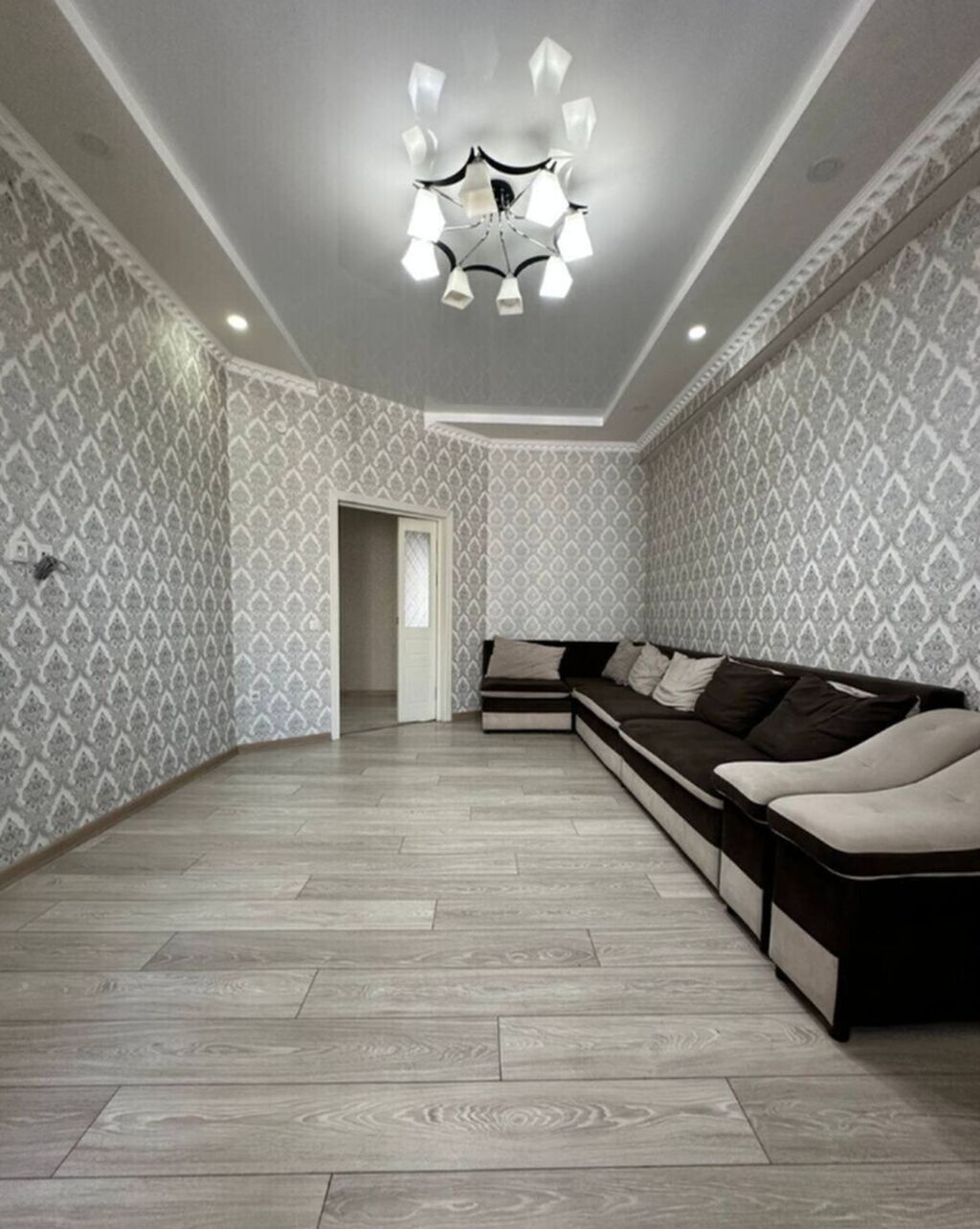 2 комнаты, 77 м², Золотой квадрат Элитка, 7 этаж, Дизайнерский ремонт: фото 3