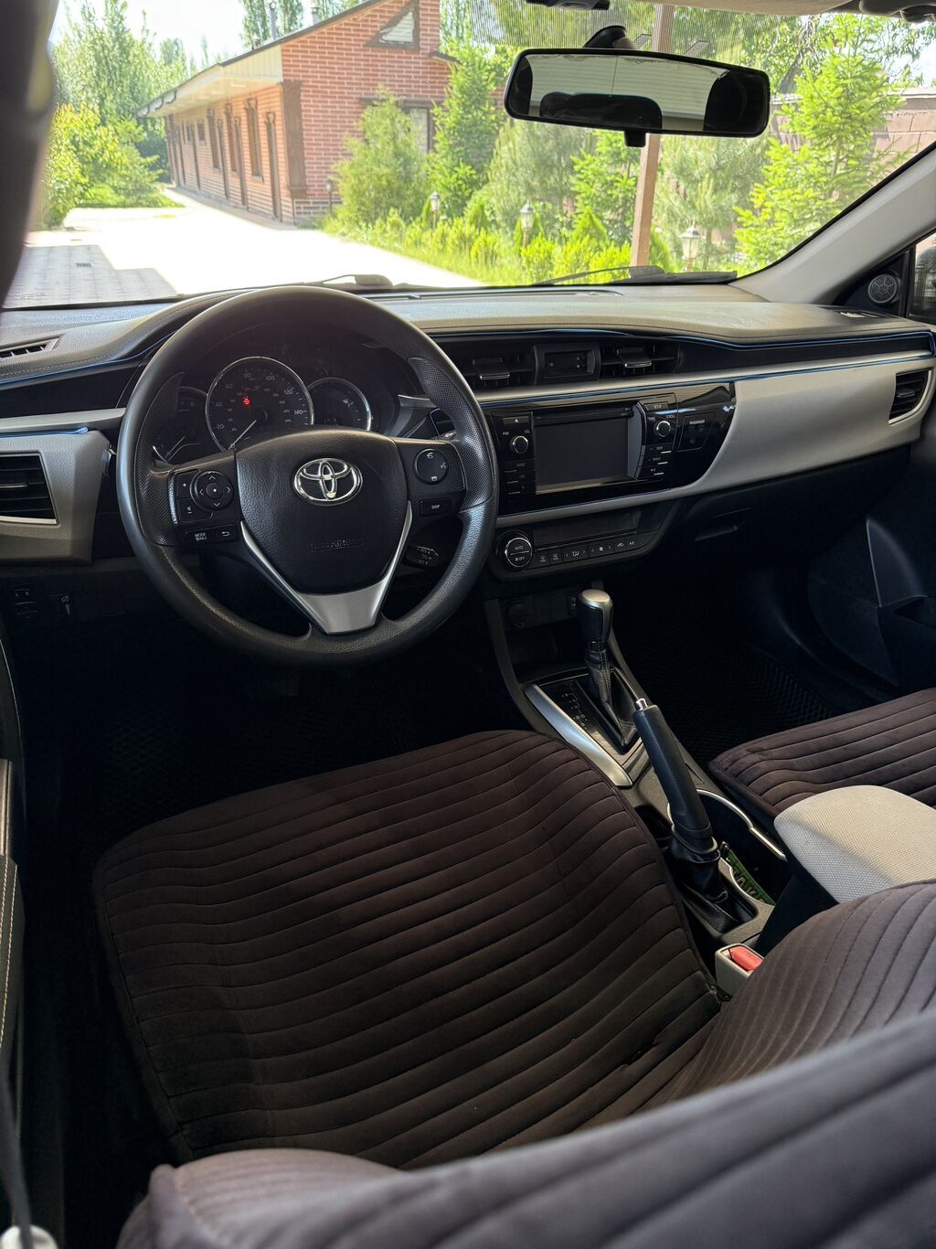 Toyota Corolla: 2016 г., 1.8 л, Вариатор, Бензин, Седан: фото 7