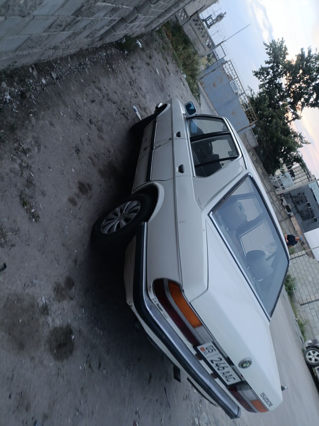 BMW 520i 1983 года, седан, 2 л, механика: фото 2