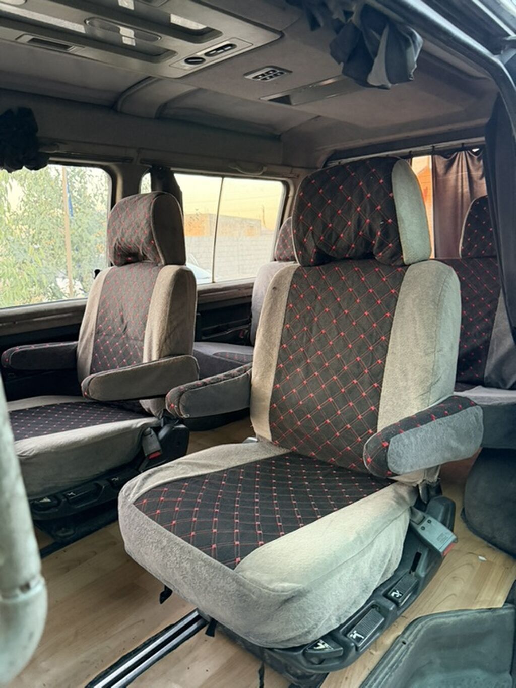 Mitsubishi Delica: 1989 г., 2.5 л, Автомат, Дизель, Минивэн: фото 7