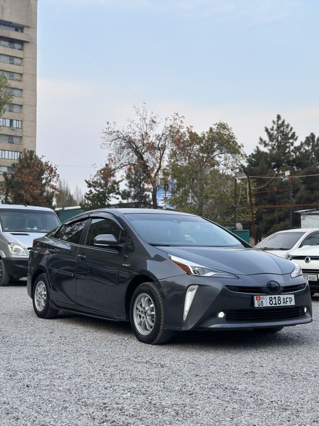 Toyota Prius: 2021 г., 1.8 л, Автомат, Гибрид, Лифтбек: фото 3