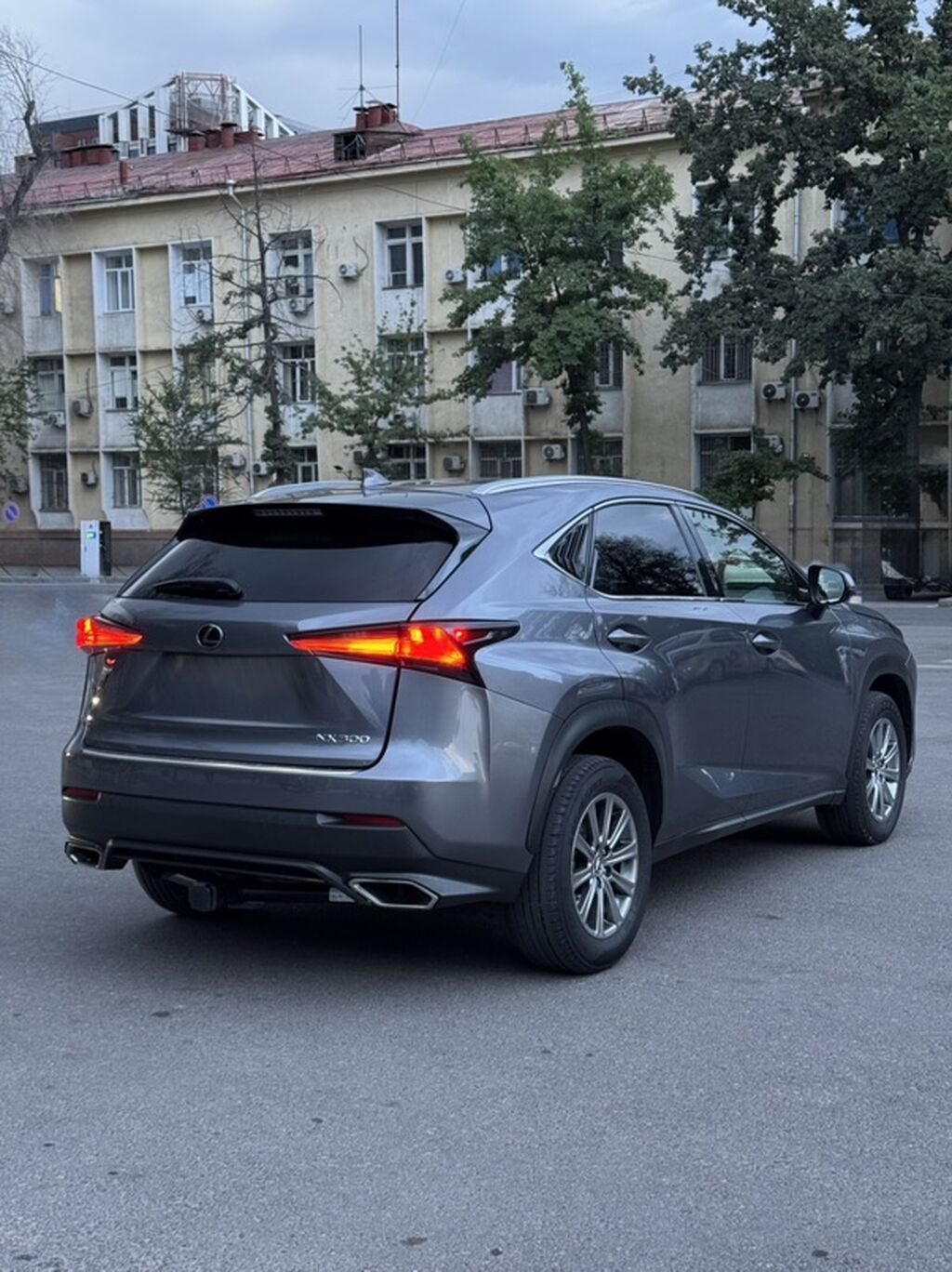 Lexus NX: 2018 г., 2 л, Автомат, Бензин, Кроссовер: фото 6