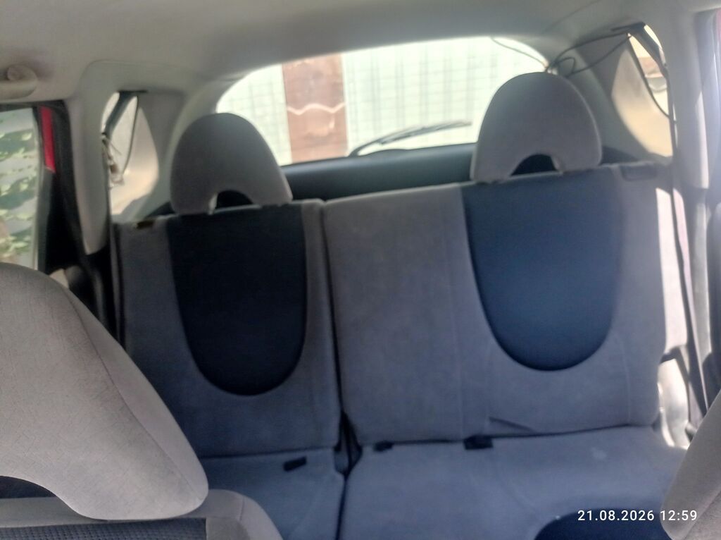 Honda Fit: 2002 г., 1.3 л, Автомат, Бензин, Хэтчбэк: фото 5