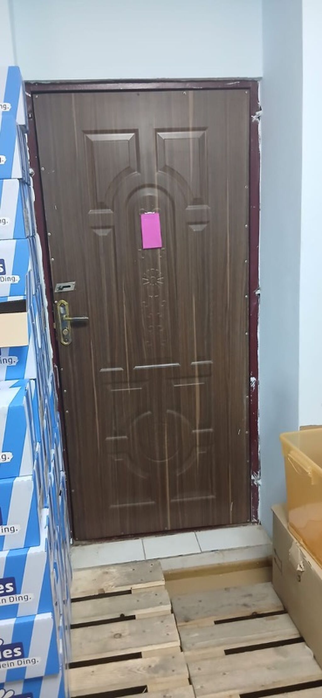 İcarəyə obyekt – anbar/mağaza sahəsi - küçəyə çıxışı olan iki giriş