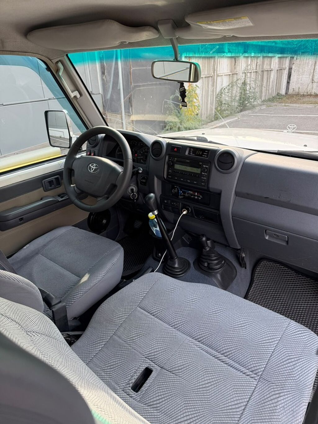 Toyota Land Cruiser: 2014 г., 4.2 л, Механика, Дизель, Внедорожник: фото 6