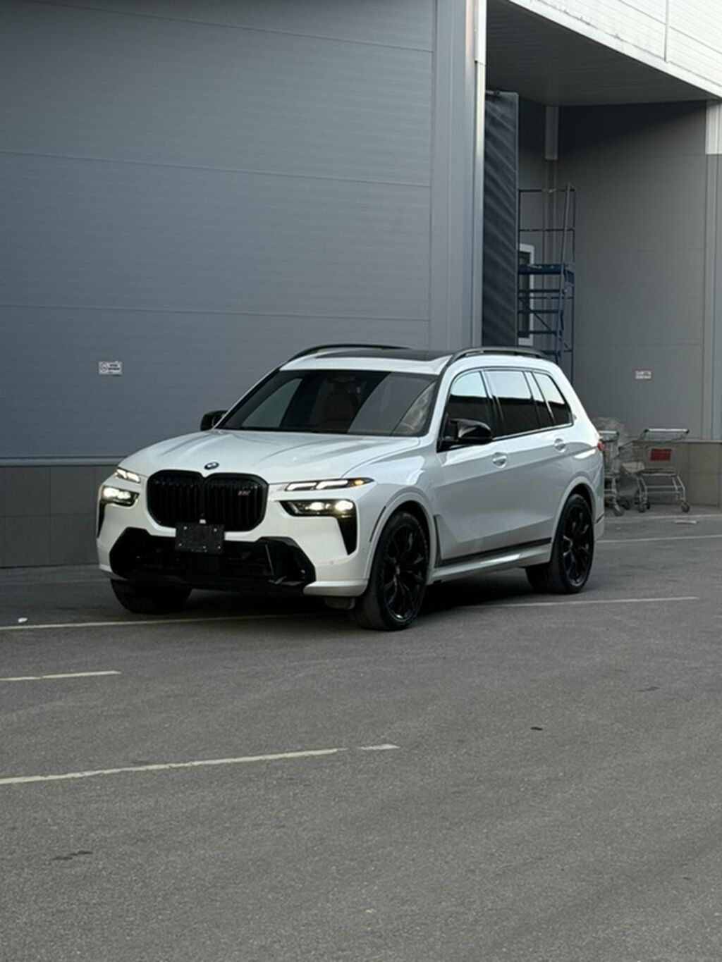 BMW X7: 2023 г., 4.4 л, Автомат, Бензин, Кроссовер: фото 4