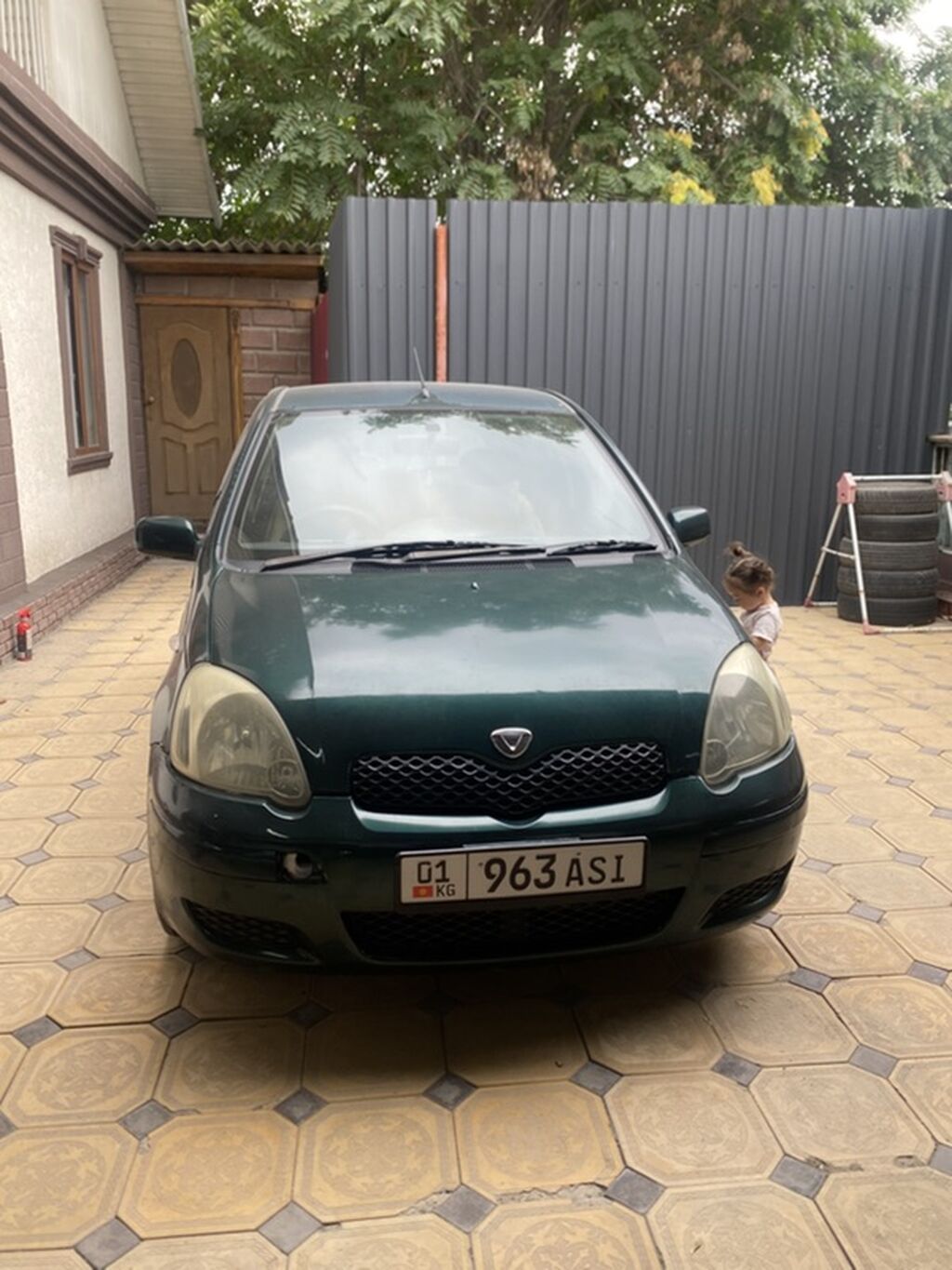 Toyota Vitz: 2002 г., 1 л, Автомат, Бензин, Хэтчбэк: фото 3