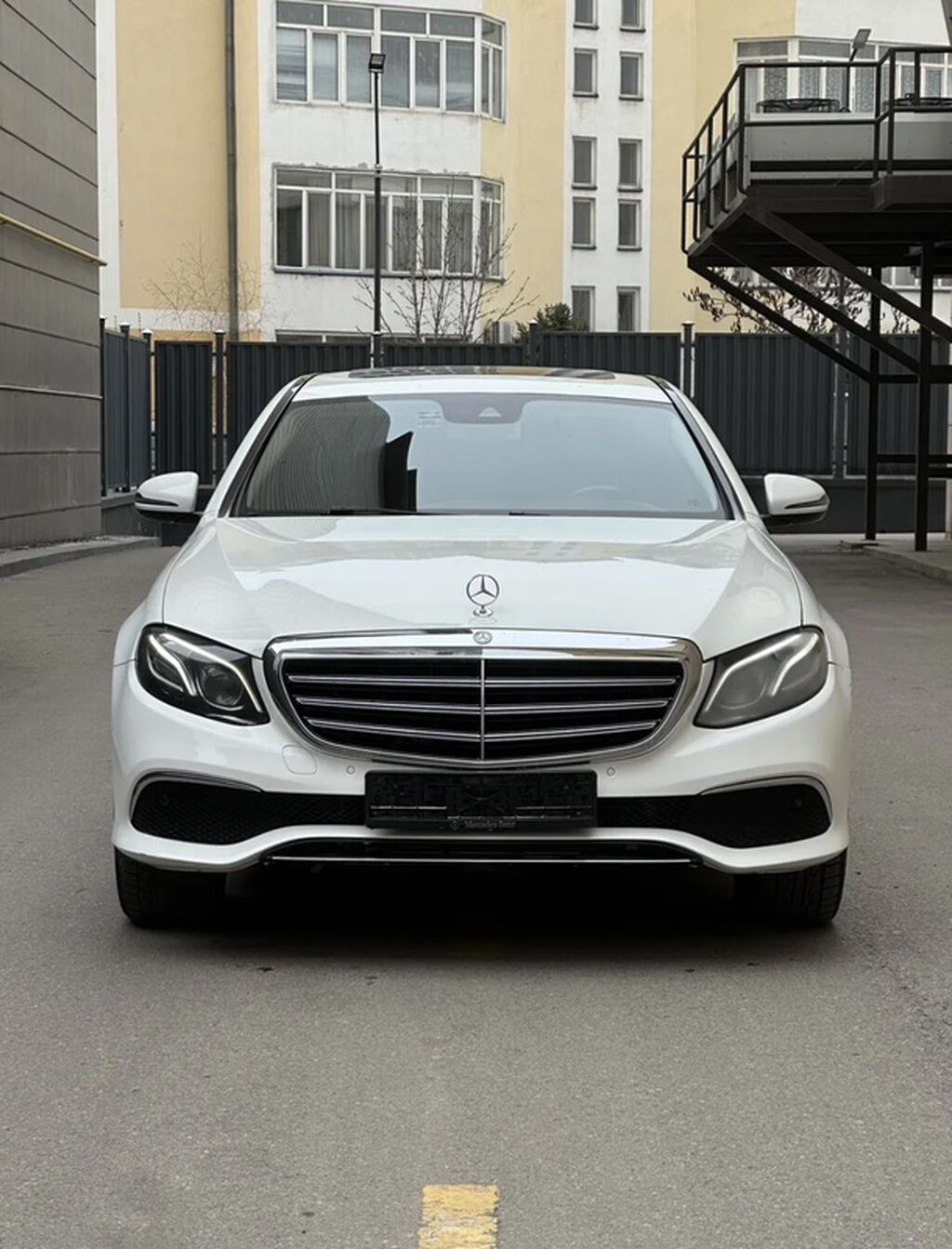 Mercedes-Benz E-Class: 2018 г., 2 л, Автомат, Дизель, Седан: фото 1