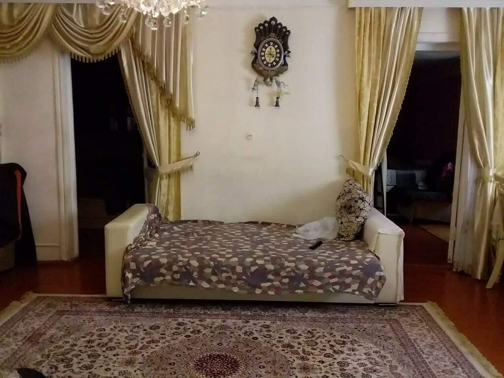 7 otaqlı, 200 kv. m, Orta təmir