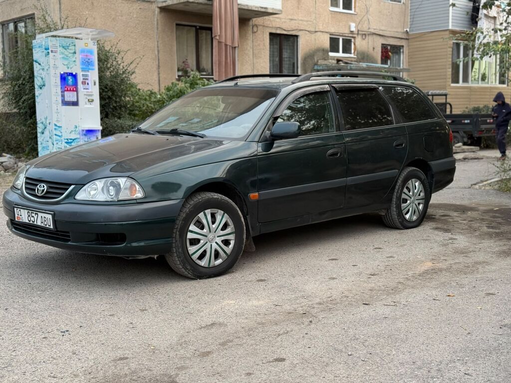 Toyota Avensis: 2000 г., 1.8 л, Механика, Бензин, Универсал: фото 2