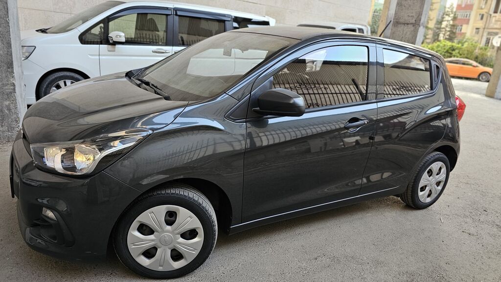 Chevrolet Spark: 2017 г., 1 л, Автомат, Бензин, Хэтчбэк: фото 2