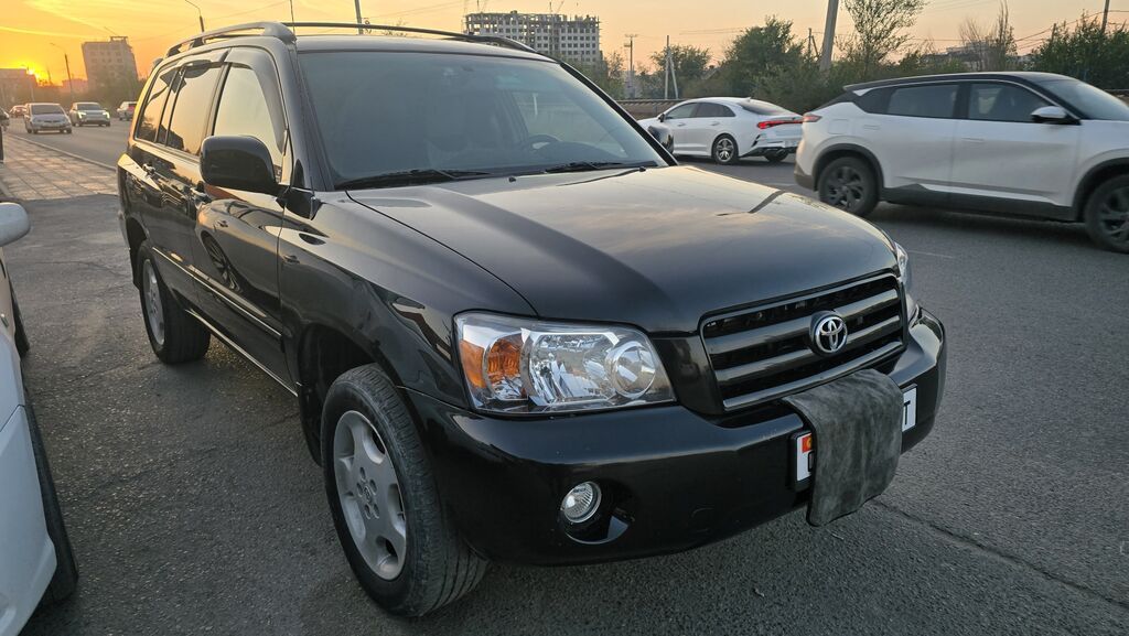 Toyota Highlander: 2004 г., 3.3 л, Автомат, Газ, Кроссовер: фото 2