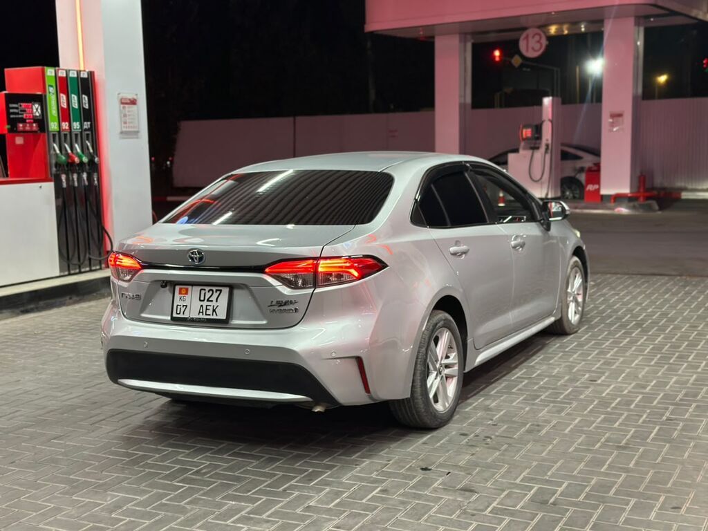 Toyota Levin: 2019 г., 1.8 л, Автомат, Гибрид, Седан: фото 3