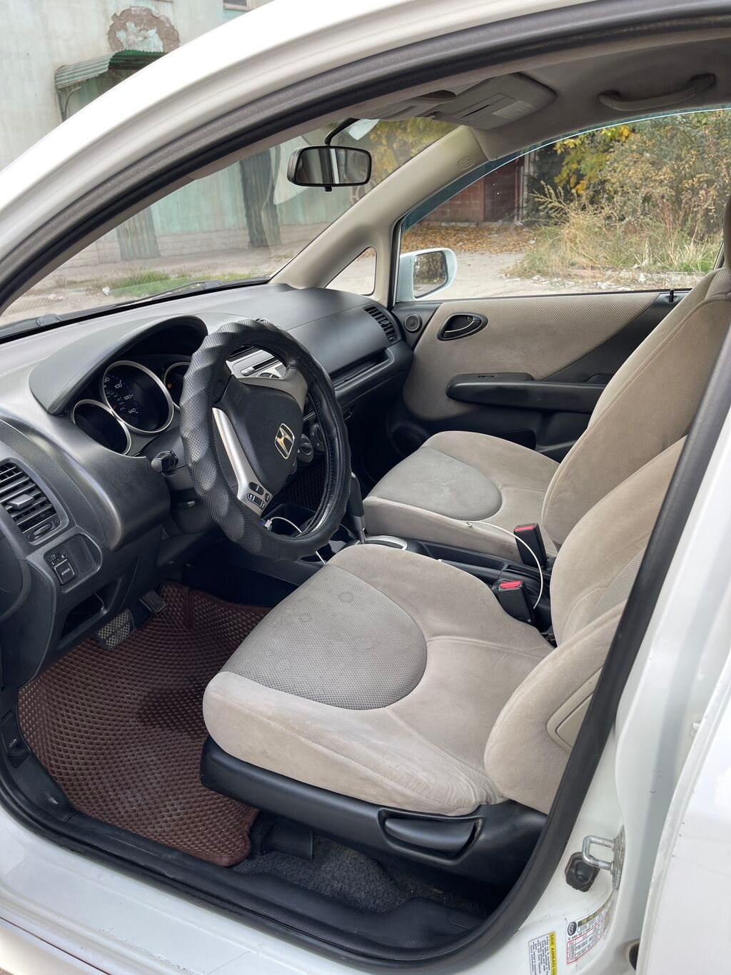 Срочно срочно продаются хонда фит американский.: 8000 USD Honda ...