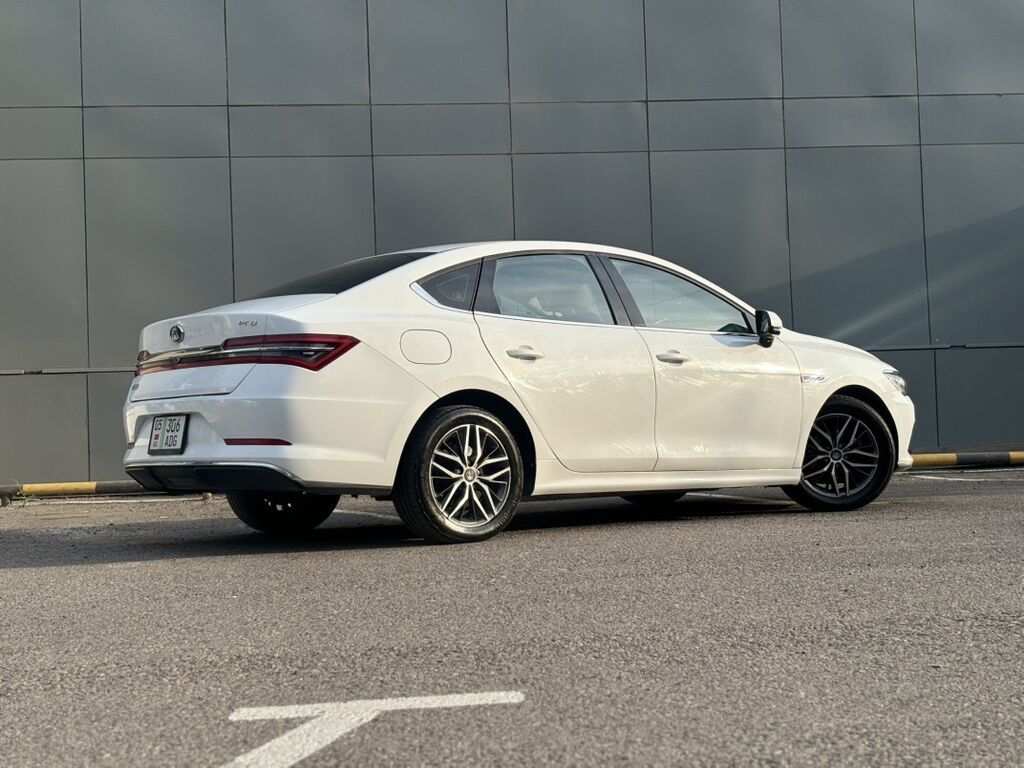 BYD Qin: 2021 г., Автомат, Электромобиль, Седан: фото 2