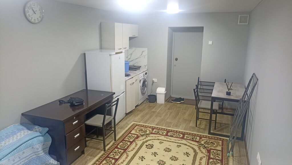1-комнатная комната-студия, 18 м². депозит 10.000 Карацайева 8 стою: фото 3