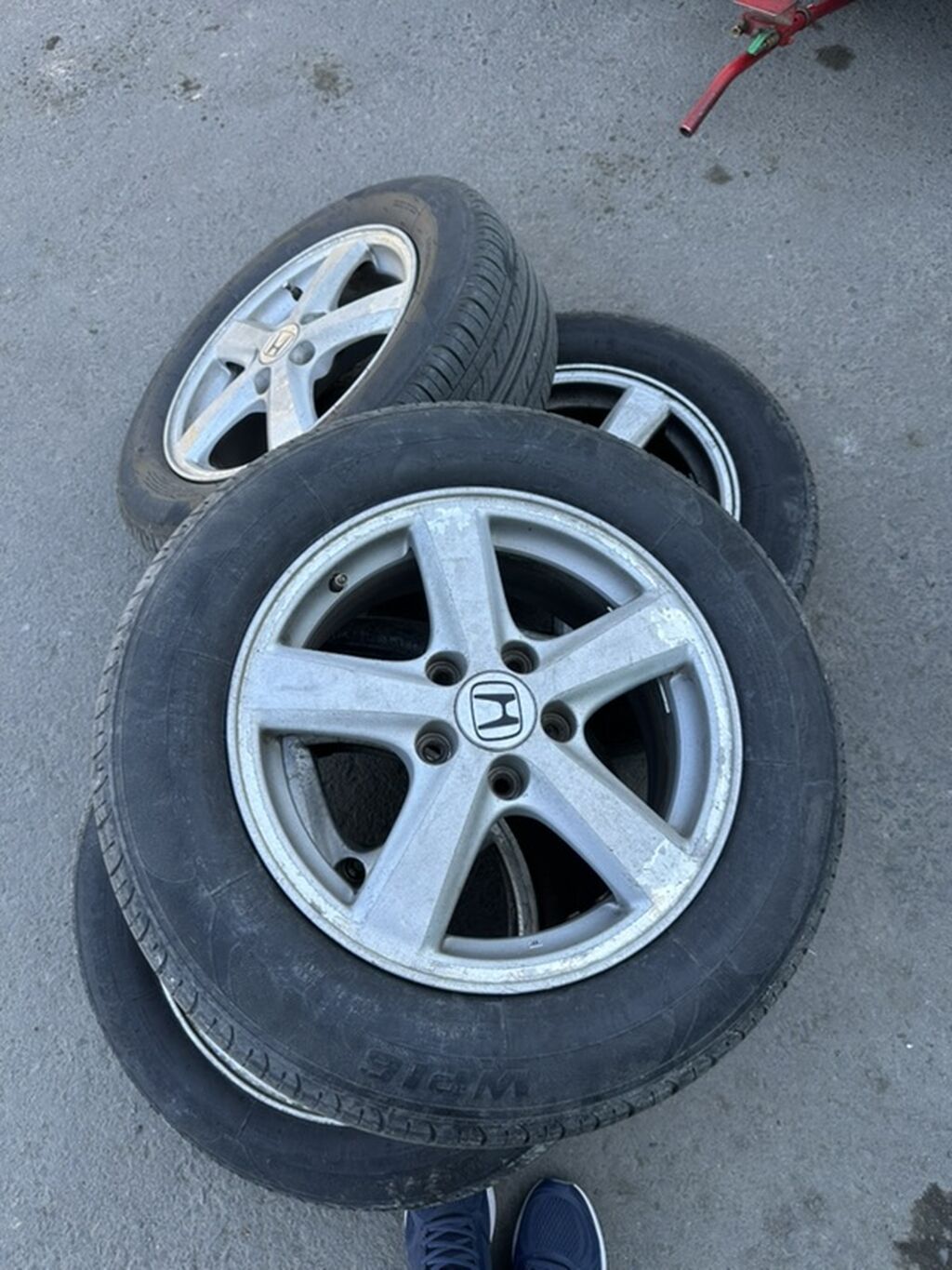 Комплект из 4 колес Honda: легкосплавные диски с шинами. R16 215/60 -: фото 2
