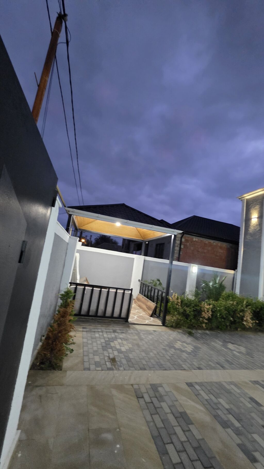 4 otaqlı, 168 kv. m, Yeni təmirli
