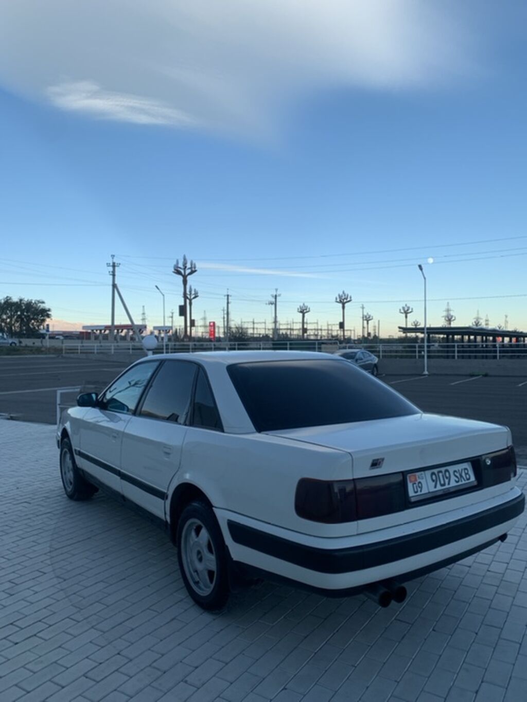 Audi 100: 1991 г., 2 л, Механика, Бензин, Седан: фото 4