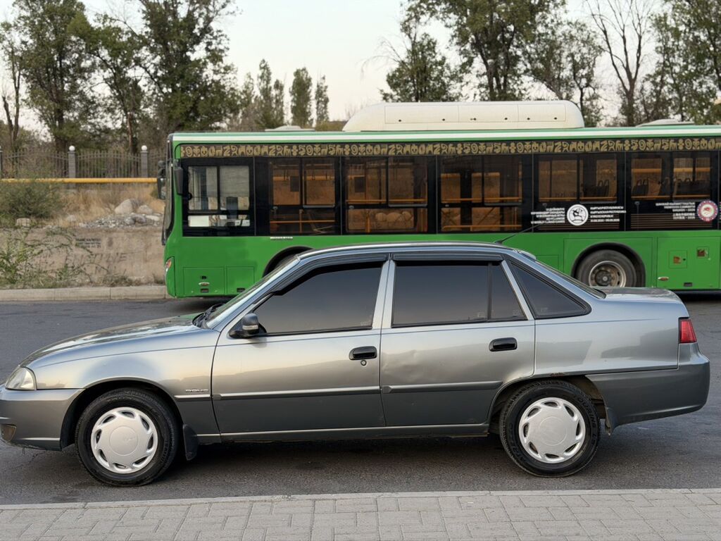Daewoo Nexia: 2012 г., Механика, Бензин, Седан: фото 4