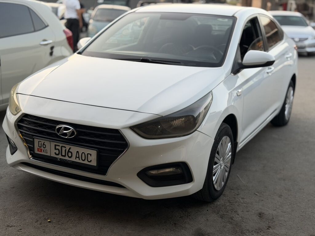 Hyundai Accent: 2018 г., 1.4 л, Автомат, Бензин, Седан: фото 2