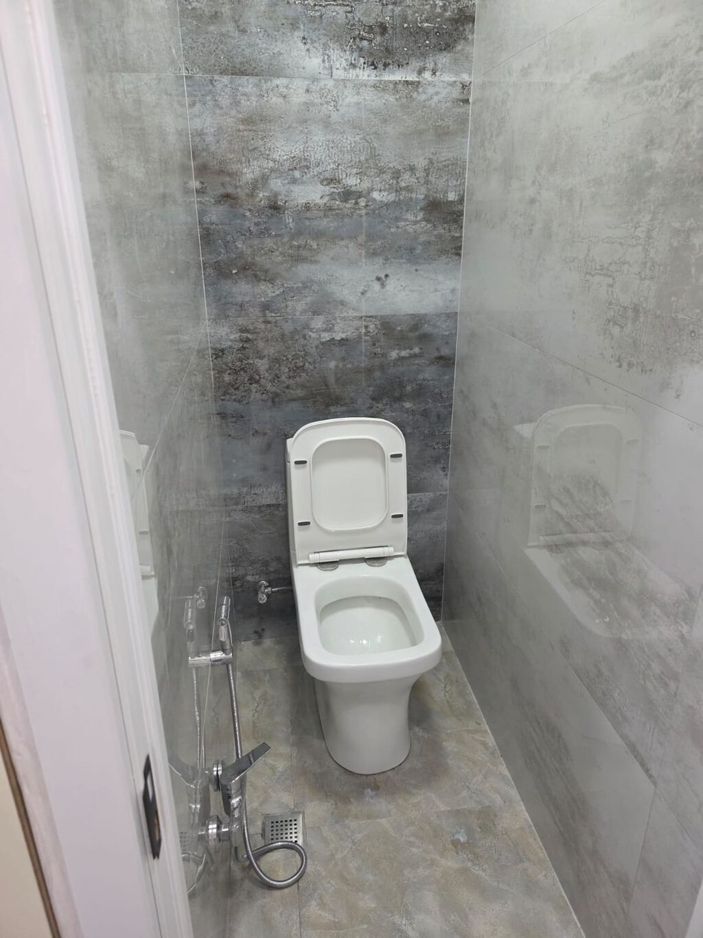 Bakı, Bakıxanov qəs., 3 otaqlı, Köhnə tikili, m. Neftçilər, 75 kv. m