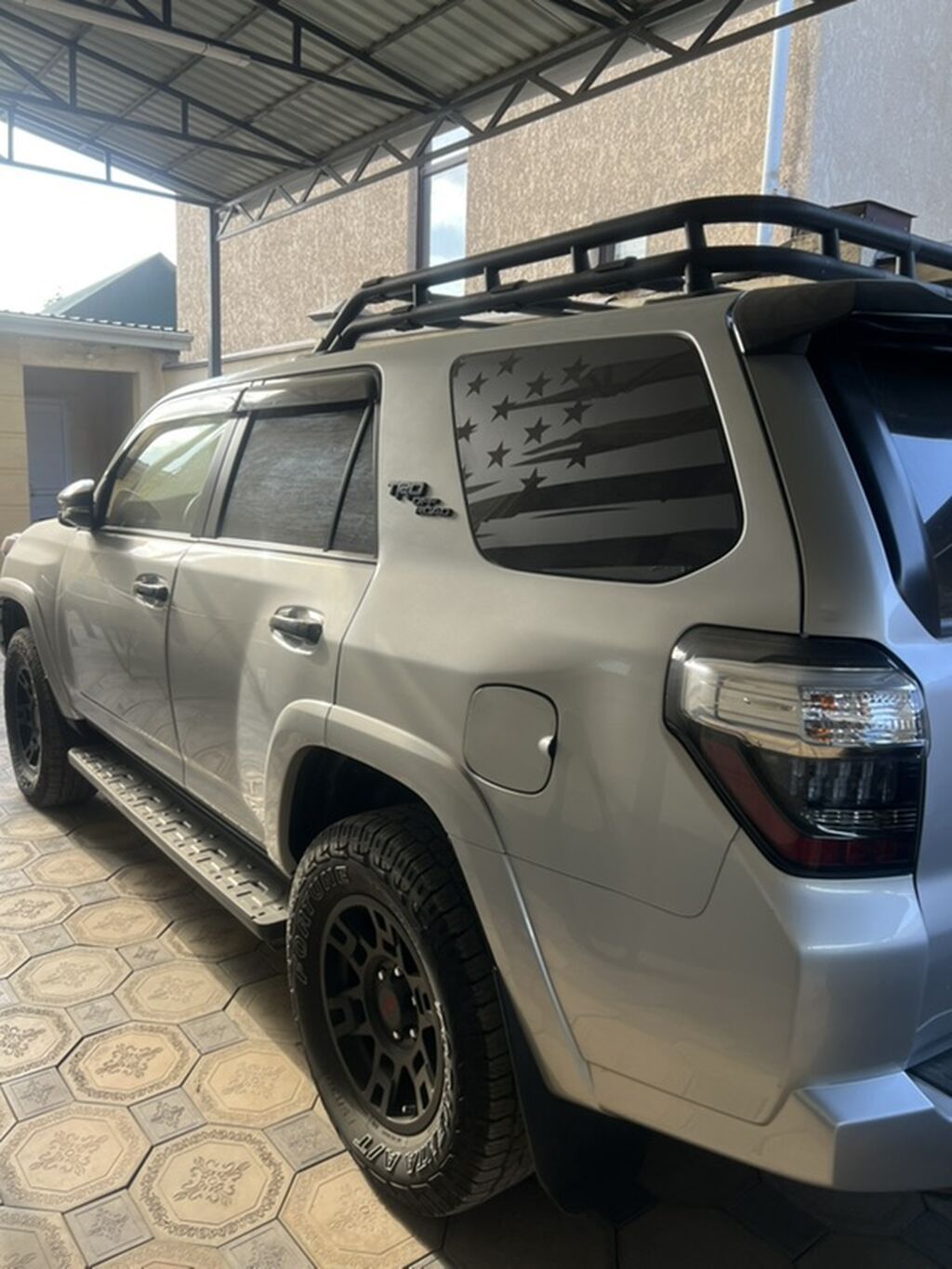 Toyota 4Runner: 2019 г., 4 л, Автомат, Бензин, Внедорожник: фото 2