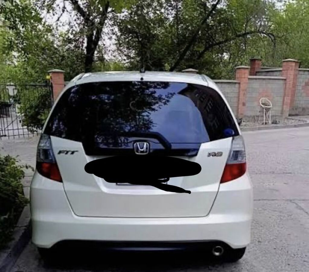 Honda Fit: 2010 г., 1.5 л, Автомат, Бензин, Хэтчбэк: фото 2