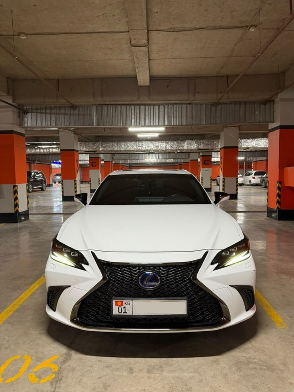 Lexus ES: 2022 г., 2.5 л, Автомат, Гибрид, Седан: фото 2