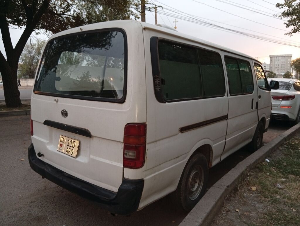 Toyota Hiace: 1999 г., 2 л, Механика, Бензин, Фургон: фото 6