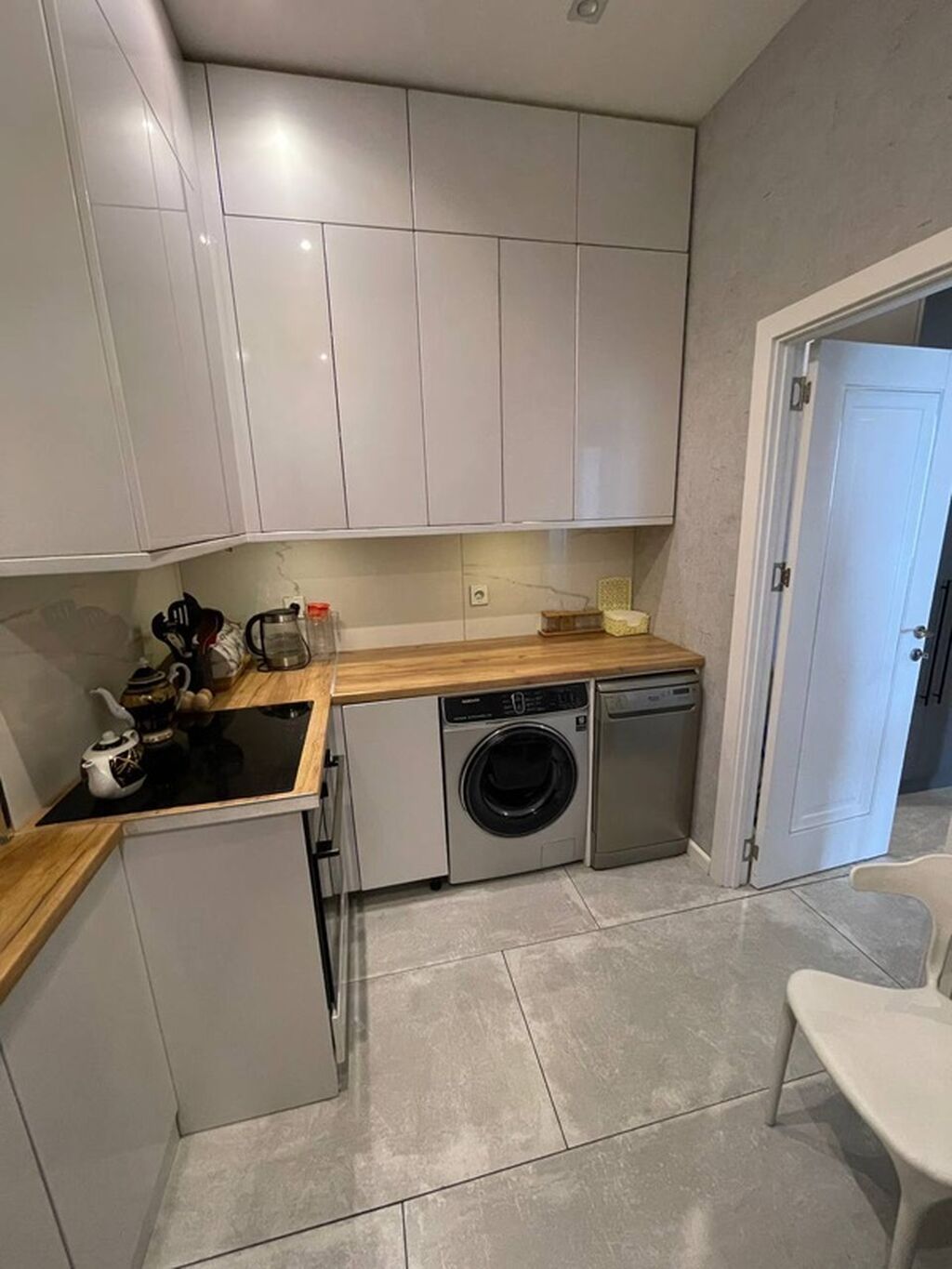Yasamal, 3 otaqlı, Yeni tikili, m. İnşaatçılar, 93 kv. m