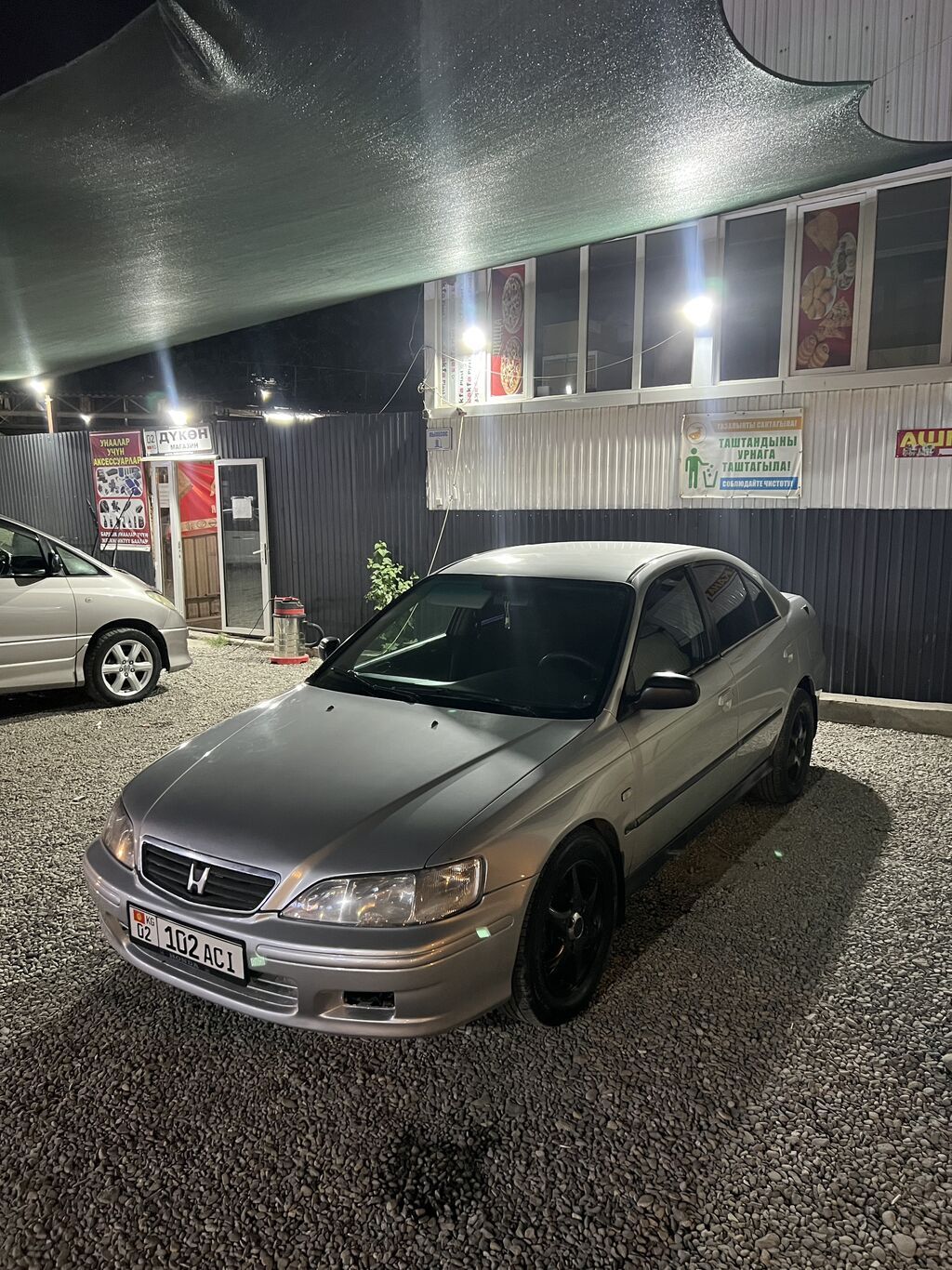 Honda Accord: 1999 г., 2 л, Механика, Бензин, Седан: фото 2