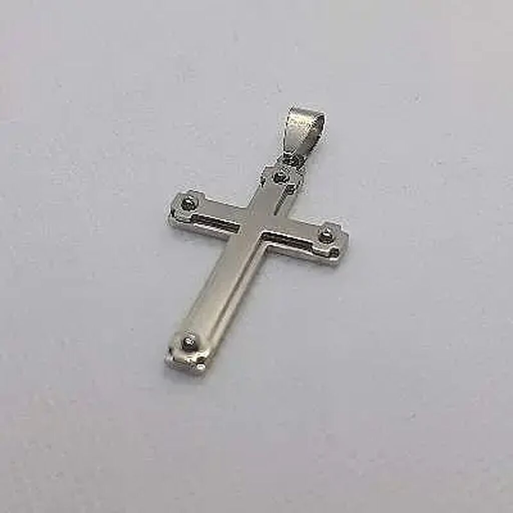 Privesci za nakit: Krst od hirurškog čelika čelika. Materijal koji ne tamni, ne rđa, nema