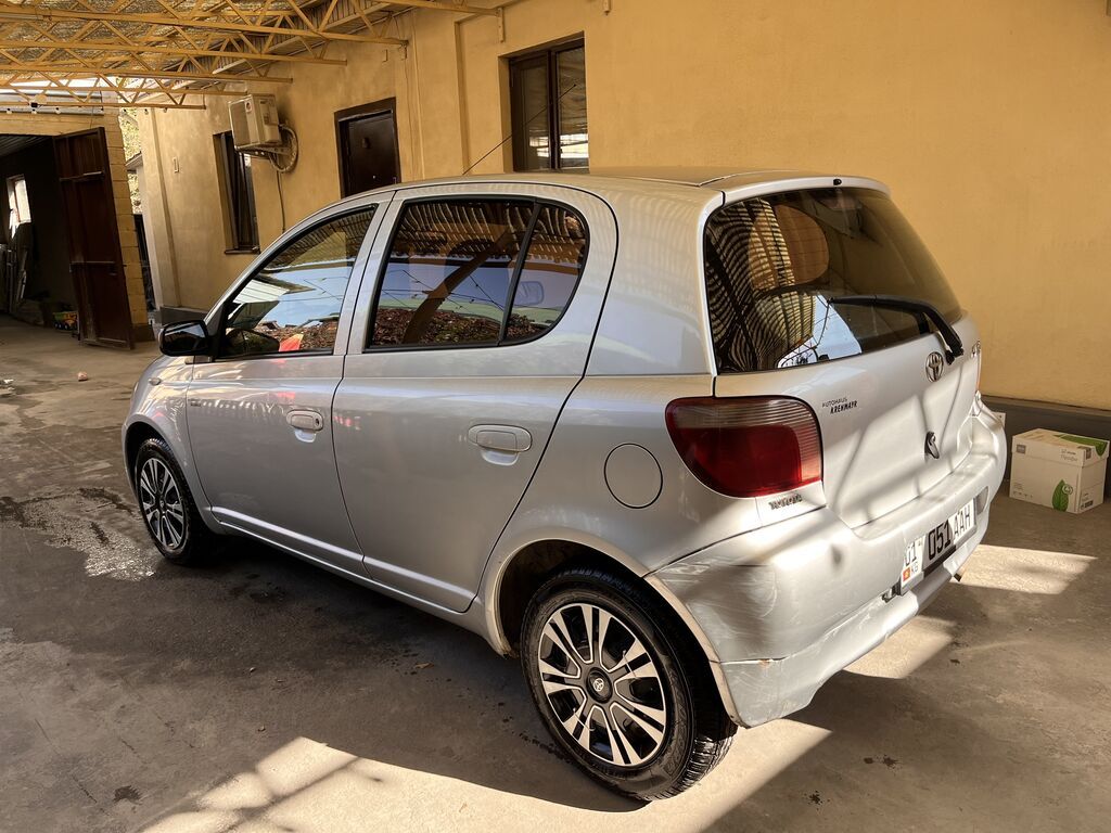 Toyota Yaris: 2000 г., 1.3 л, Автомат, Бензин, Хэтчбэк: фото 4